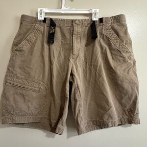 Mountain Hardwear Men’s Shorts Size 42 Khaki Hiking Outdoor Utility Pockets